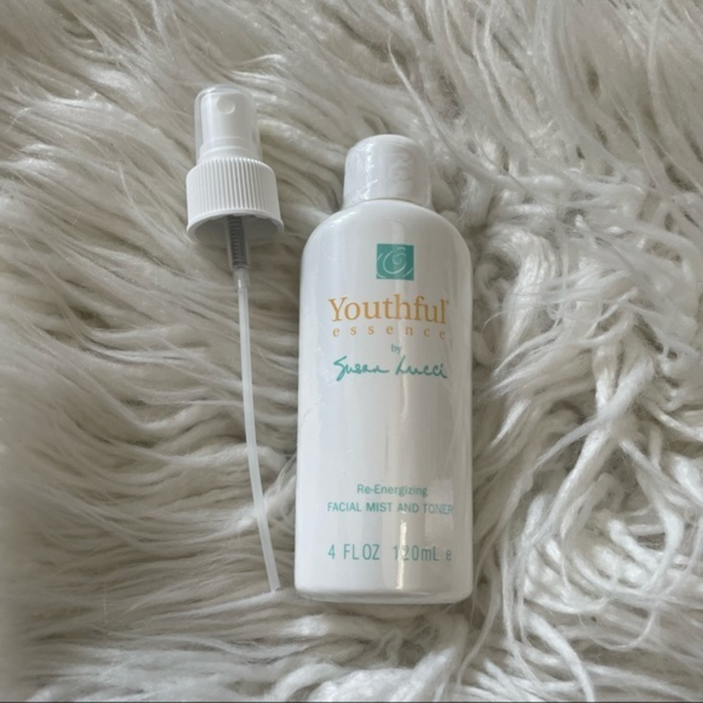 Susan Lucci Youthful Essence facial mist and toner sealed‎ with spray pump